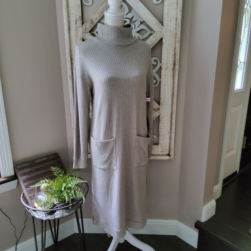 BB Dakota by Steve Madden Melt Mountain Mock Neck Sweater Midi Dress
